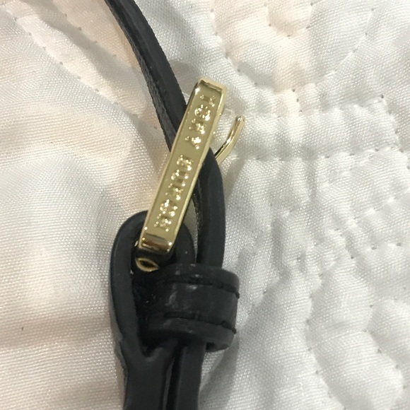 Tory Burch Britten Convertible Clutch. - Picture 8 of 8